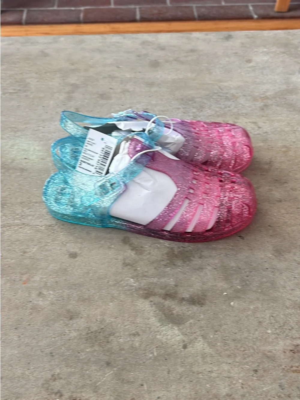 Childrens Place Rainbow Jelly Shoes Fisherman Sandals NWT Big Kid size 3 (A-7)